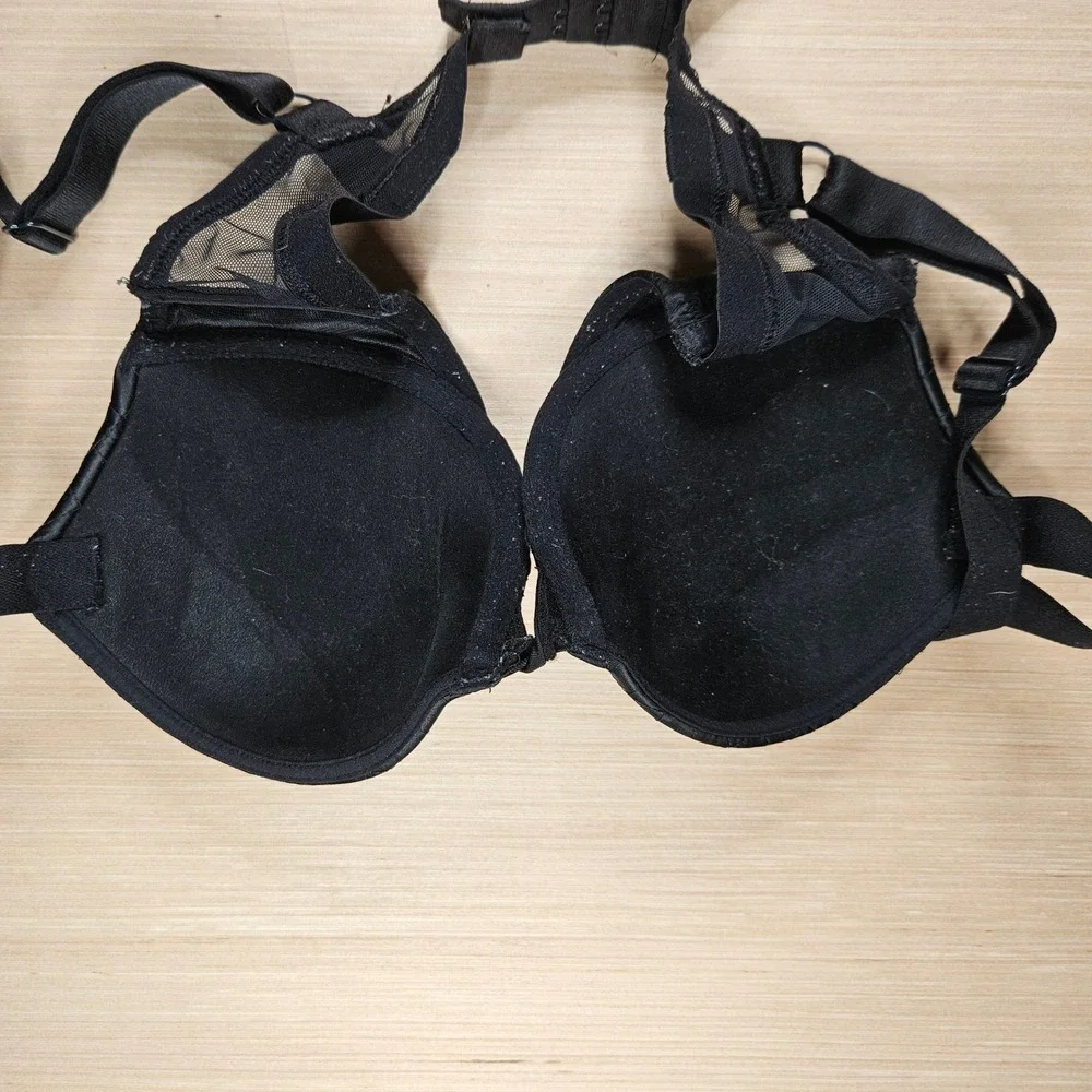 Victoria Secret Bra Women 32C Black  Very Sexy PushUp Quilted Underwire 370019‎
